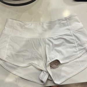 Lululemon speed up shorts size 0 2.5in white EUC